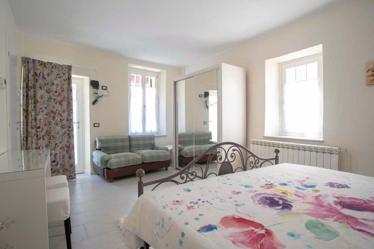 הוילה Castelveccana Casa Mia מראה חיצוני תמונה